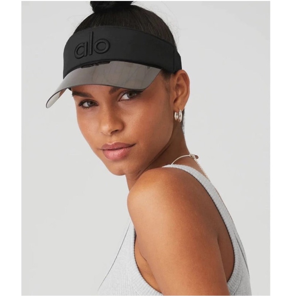 Alo Airlift Solar visor, black with reflective silver brim